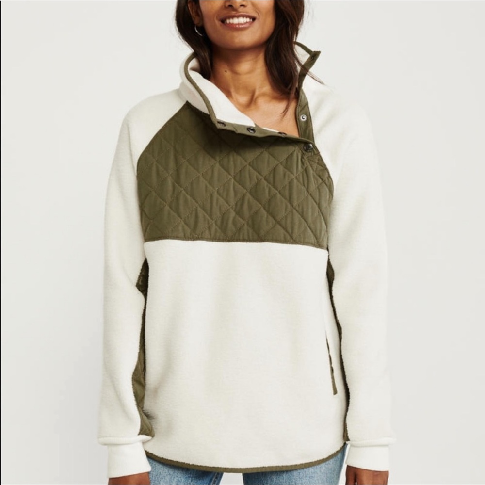 Abercrombie and Fitch Asymmetrical snap up fleece Size Small - Picture 7 of 8